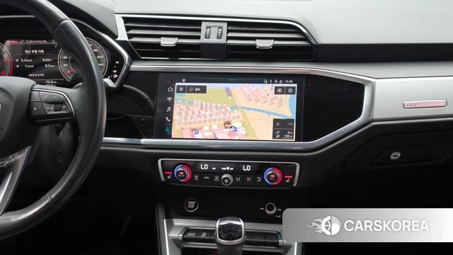 Audi Q3 (F3) 2023 Белый из Кореи, фото 5