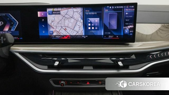 BMW X7 (G07) 2023 Белый из Кореи, фото 5