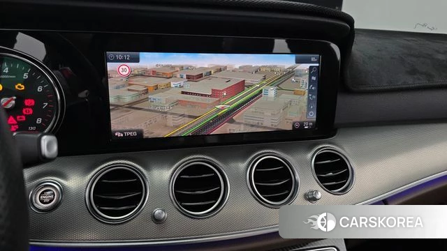 Mercedes-Benz E-Class W213 2018 Белый из Кореи, фото 5