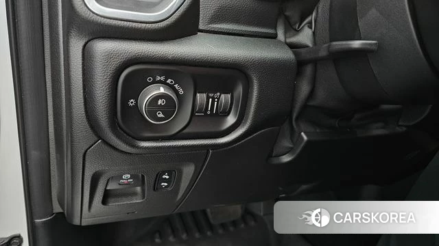 Dodge Lampicup 2019 Белый из Кореи, фото 5