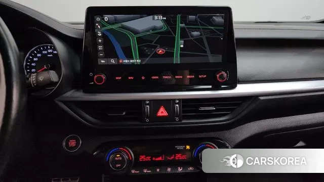 Kia The New K3 2nd generation 2022 Белый из Кореи, фото 5