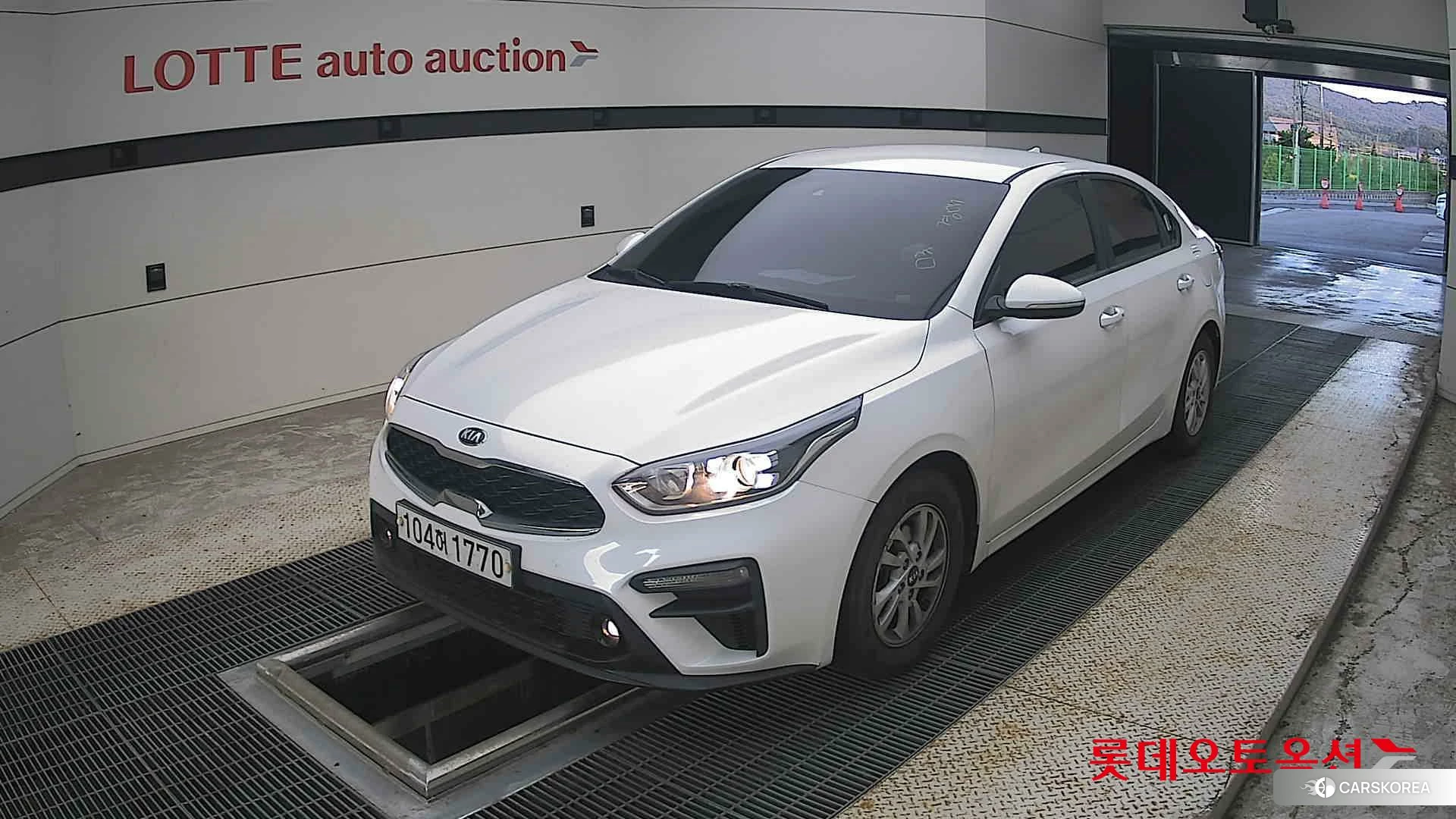 Kia K3 2020 Snow White Pearl из Кореи, фото 5
