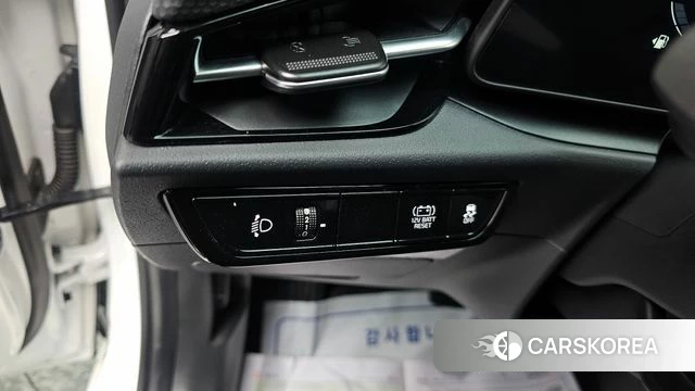 Kia Di Ol Nu Niro 2025 Белый из Кореи, фото 5