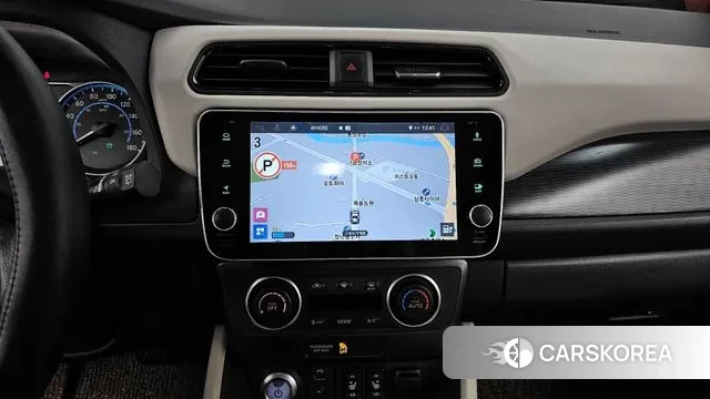 Nissan Leaf (ZE1) 2019 Белый из Кореи, фото 5