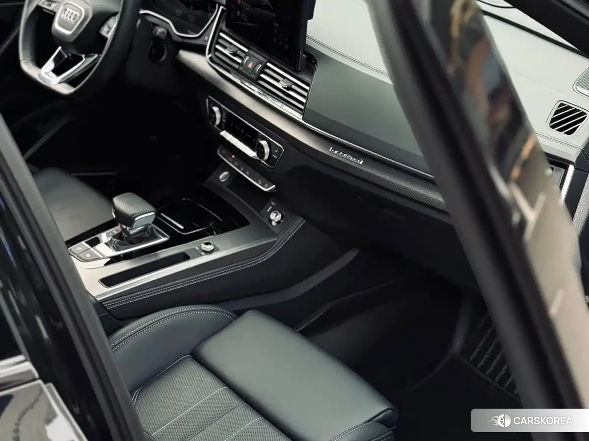 Audi Q5L 2025 Черный из Китая, фото 6