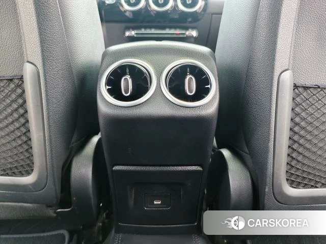 Mercedes-Benz Class A 2023 Белый из Китая, фото 5