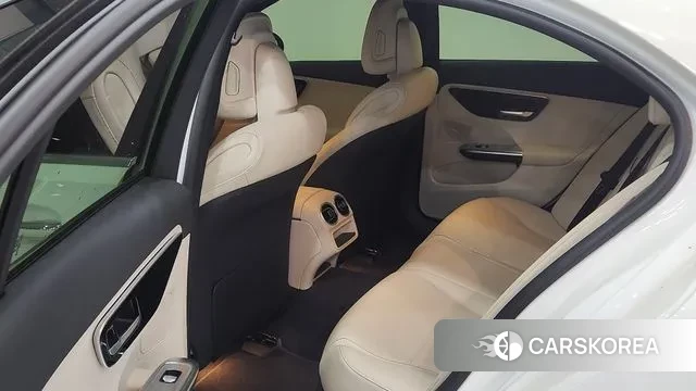 Mercedes-Benz C-Class W206 2023 Белый из Кореи, фото 5