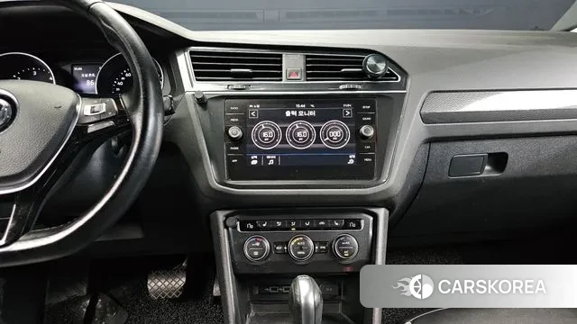 Volkswagen Tiguan second Generation 2018 Белый из Кореи, фото 5