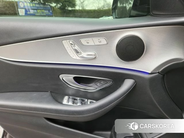 Mercedes-Benz E-Class W213 2018 Черный из Кореи, фото 5