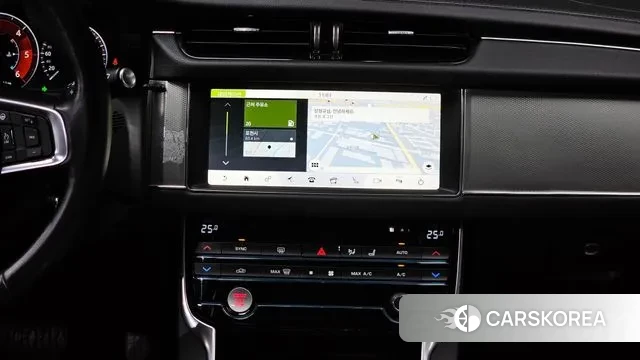 Jaguar XF (X260) 2018 Белый из Кореи, фото 5