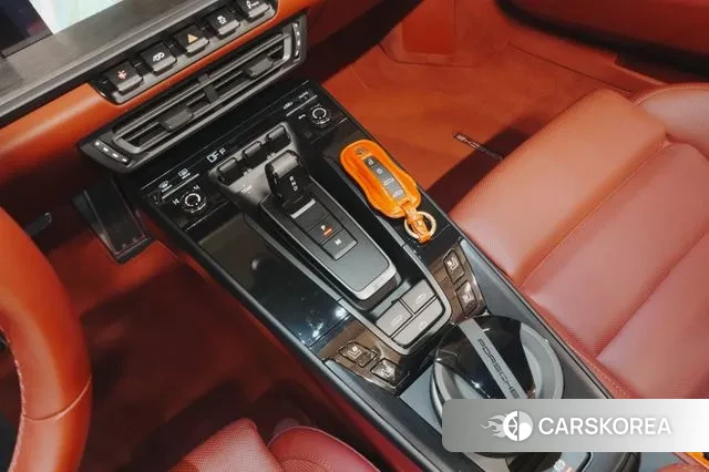 Porsche 911(992) 2024 Серебристо-серый из Кореи, фото 5