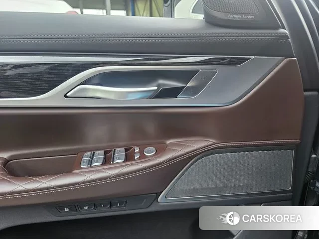 BMW 7 Series (G11) 2020 Черный из Кореи, фото 5