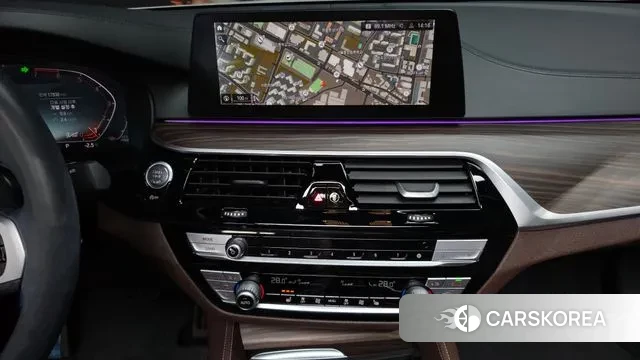 BMW 5 Series (G30) 2020 Белый из Кореи, фото 5