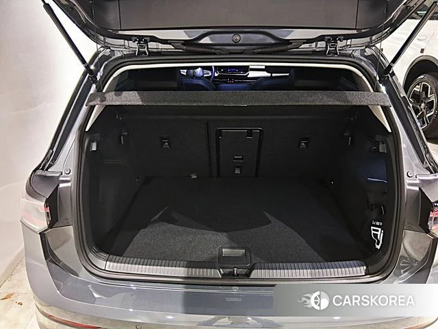 Volkswagen Golf 8th Generation 2025 Серый из Кореи, фото 5