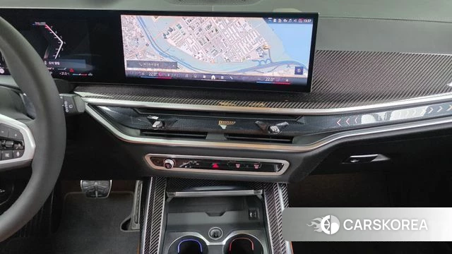 BMW X7 (G07) 2025 Темно-зеленый из Кореи, фото 5