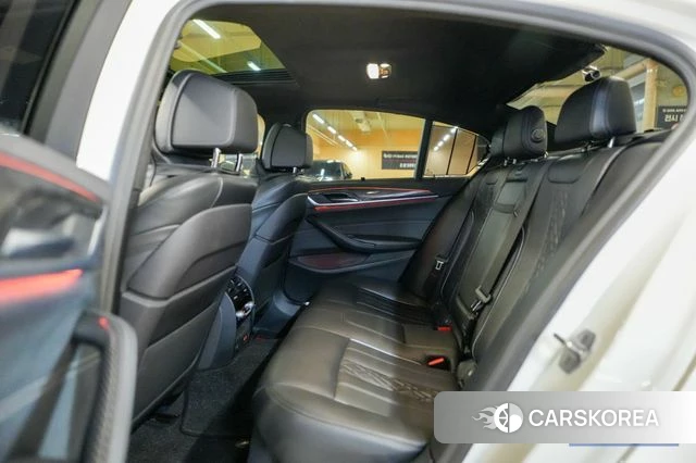 BMW 5 Series (G30) 2020 Белый из Кореи, фото 5