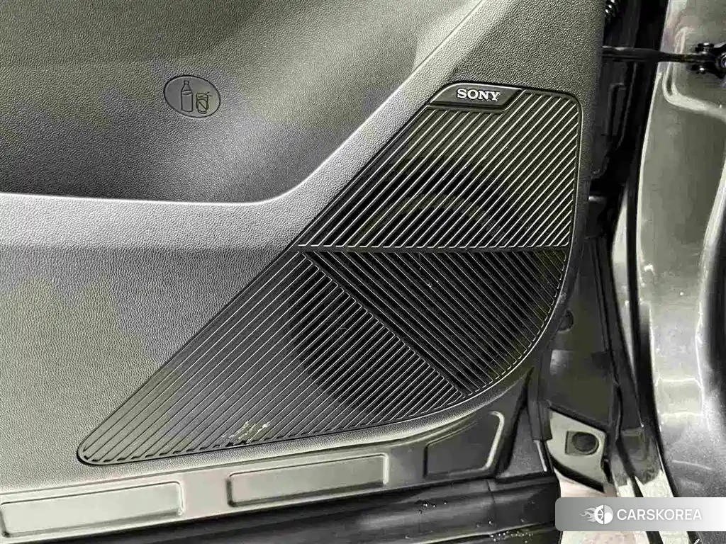 Chang'an Changan UNI-Z New Energy 2024 Silver/gray из Китая, фото 5