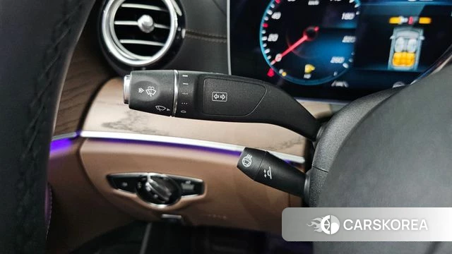 Mercedes-Benz E-Class W213 2022 Белый из Кореи, фото 5