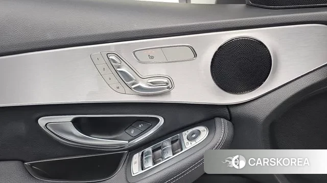 Mercedes-Benz C-Class W205 2018 Белый из Кореи, фото 5