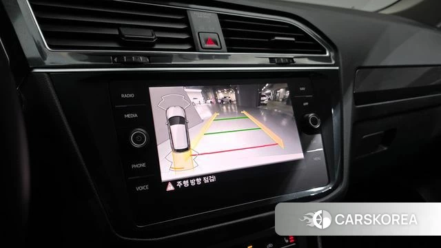 Volkswagen Tiguan second Generation 2022 Серебристо-серый из Кореи, фото 5