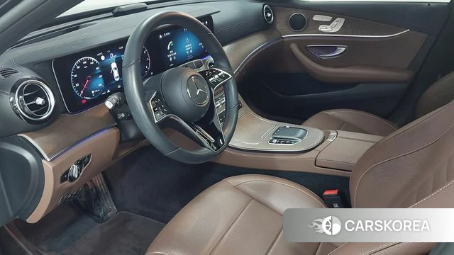 Mercedes-Benz E-Class W213 2023 Черный из Кореи, фото 5
