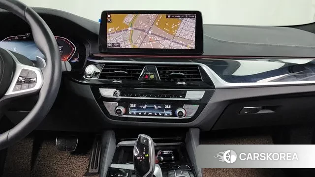 BMW 5 Series (G30) 2022 Белый из Кореи, фото 5