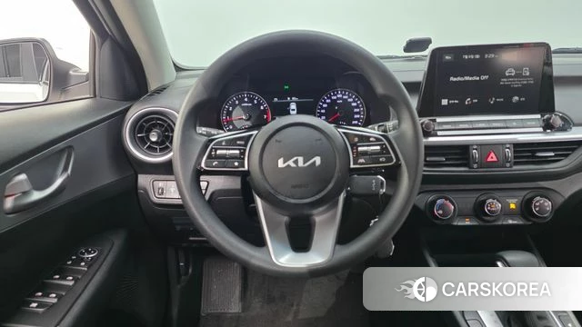 Kia The New K3 2nd generation 2023 Белый из Кореи, фото 5