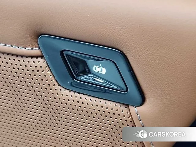 BMW 7 Series (G70) 2025 Черный из Кореи, фото 5