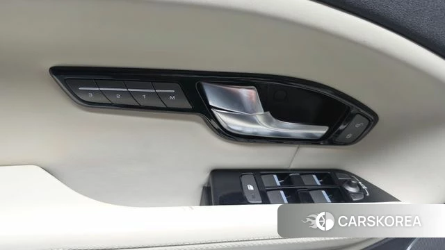 Land Rover Range Rover Evoque 2018 Белый из Кореи, фото 5