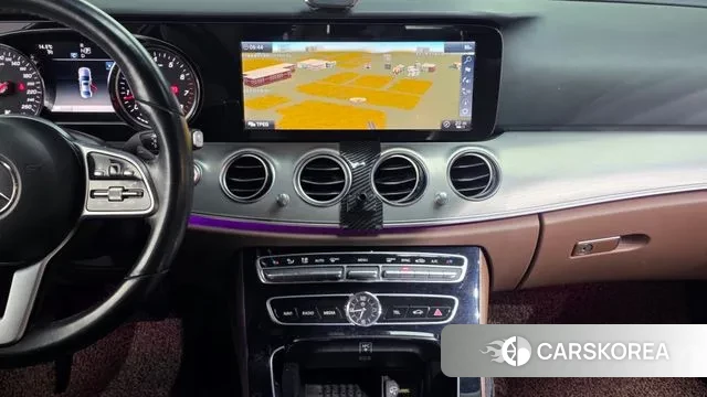 Mercedes-Benz E-Class W213 2018 Белый из Кореи, фото 5