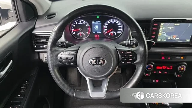 Kia Stonic 2018 Белый из Кореи, фото 5
