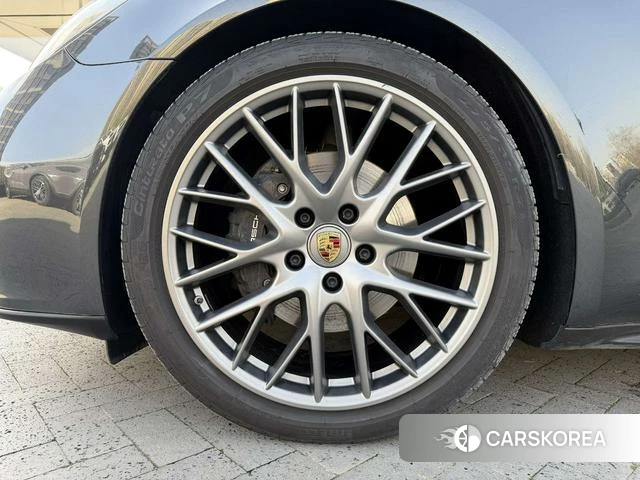 Porsche Panamera 2023 Темно-серый из Китая, фото 5