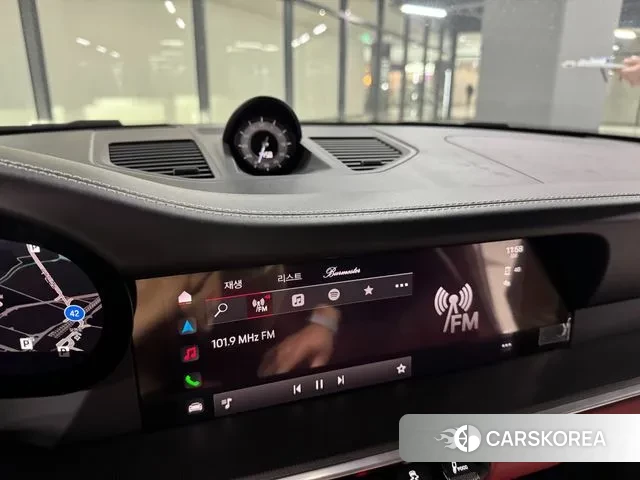 Porsche 911(992) 2022 Серебристо-серый из Кореи, фото 5