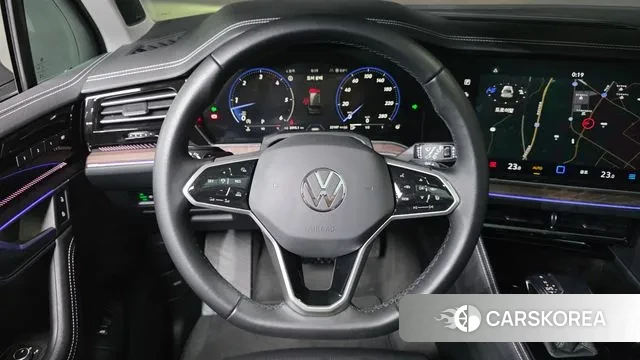 Volkswagen Touareg 3rd generation 2024 Серый из Кореи, фото 5