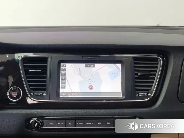 Kia The New Carnival 2019 Белый из Кореи, фото 5