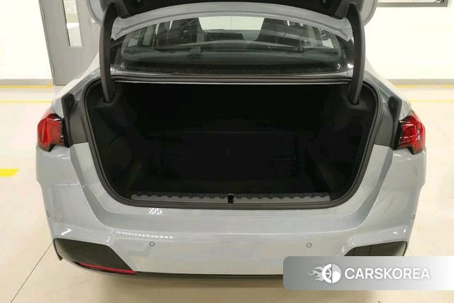 BMW 2 series 2025 Серебристо-серый из Китая, фото 5