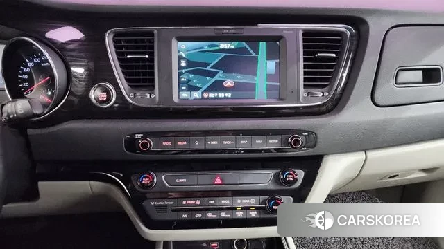 Kia The New Carnival 2019 Белый из Кореи, фото 5