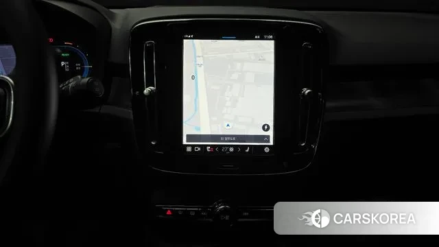 Volvo XC40 Richards 2024 Белый из Кореи, фото 5