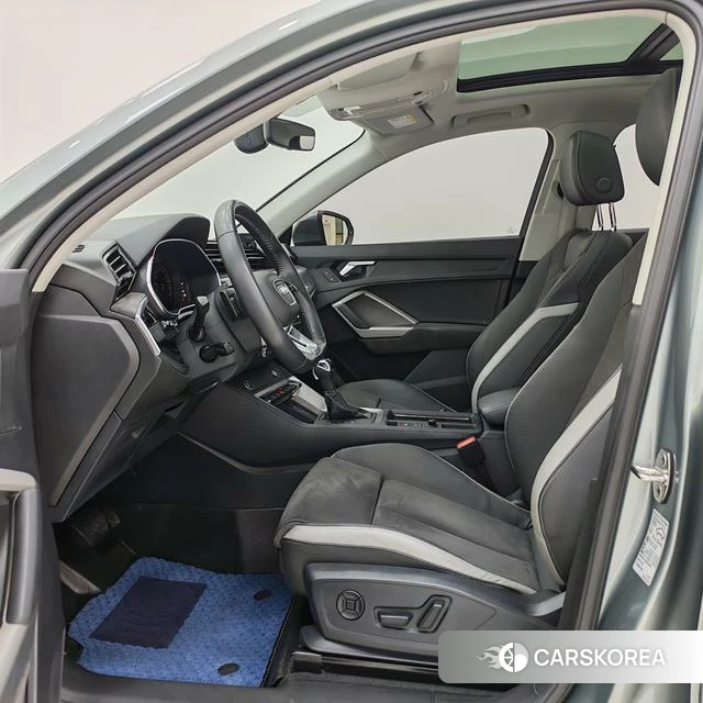 Audi Q3 2022 Темно-серый из Китая, фото 5