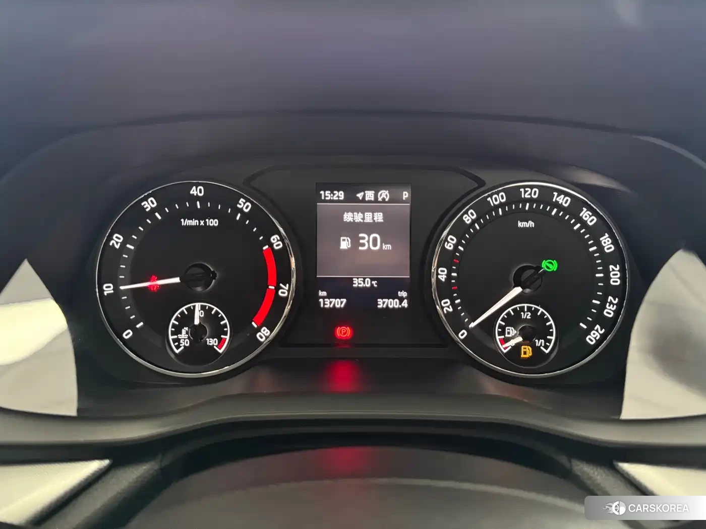 Skoda Octavia 2023 Белый из Китая, фото 5