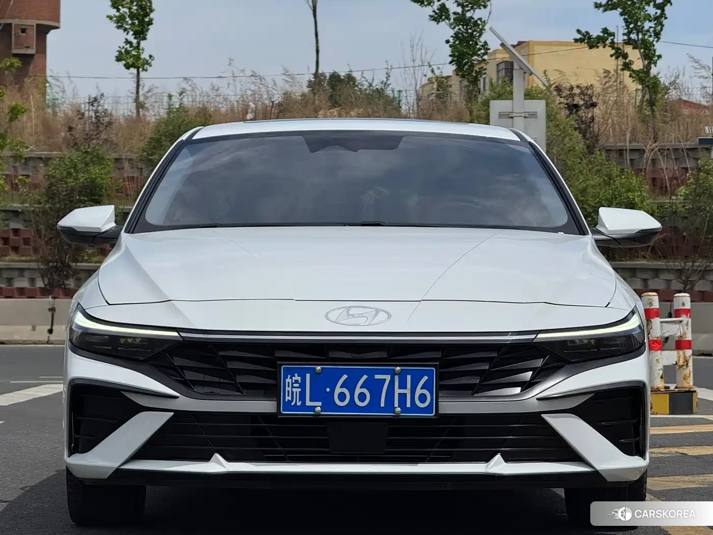 Hyundai Elantra 2023 Белый из Китая, фото 5