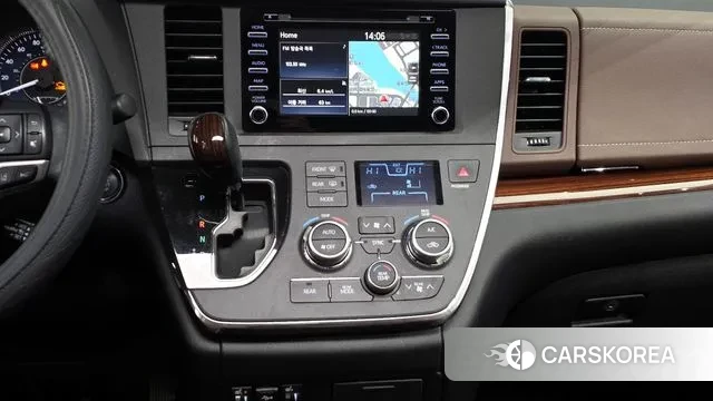 Toyota Sienna 2018 Белый из Кореи, фото 5