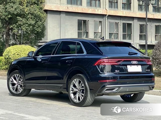 Audi Q8 2021 Черный из Китая, фото 5