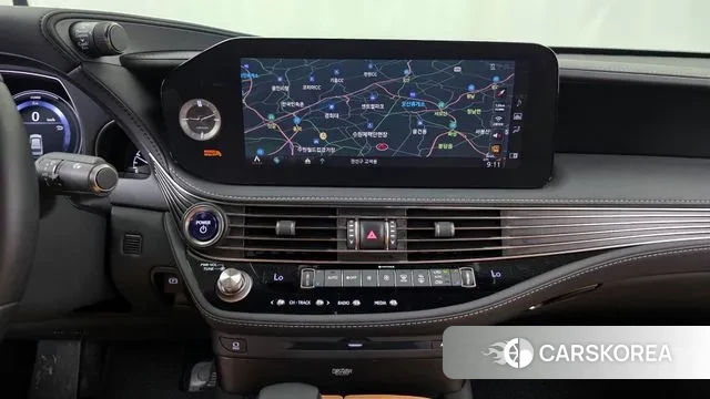 Lexus LS500h 5th generation 2022 Черный из Кореи, фото 5