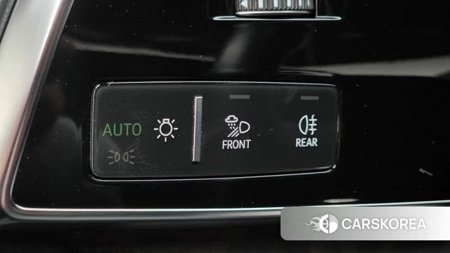 Audi Q8 (4M) 2023 Черный из Кореи, фото 5