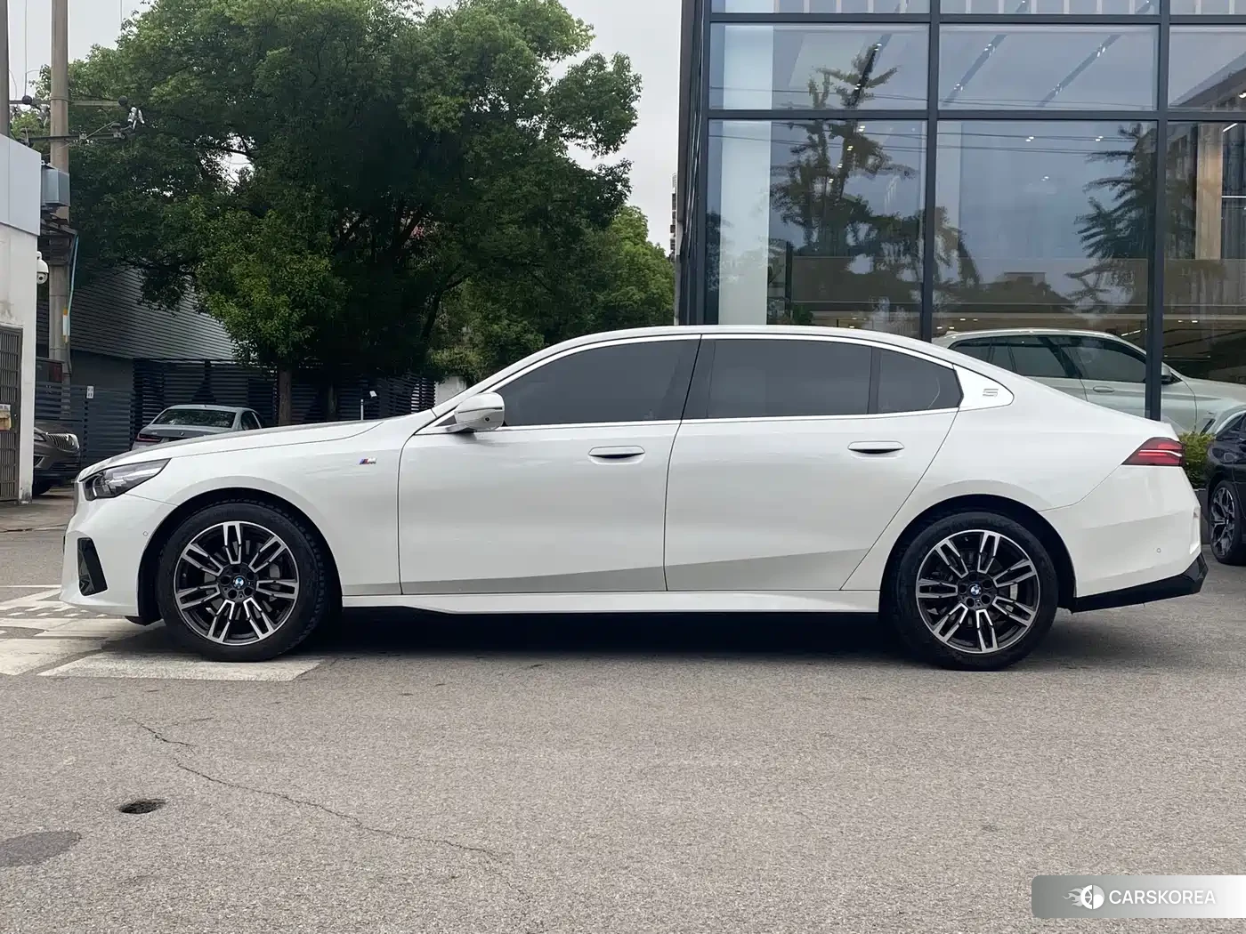 BMW 5 series 2024 Белый из Китая, фото 6
