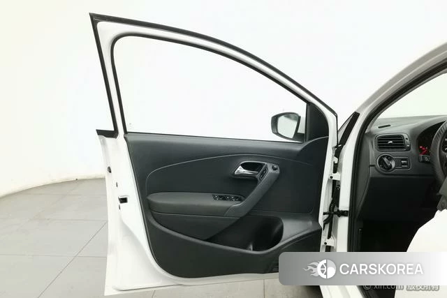 Volkswagen Polo 2019 Белый из Китая, фото 5