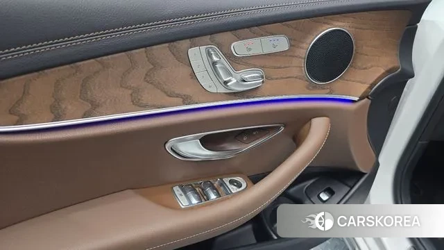 Mercedes-Benz E-Class W213 2023 Белый из Кореи, фото 5