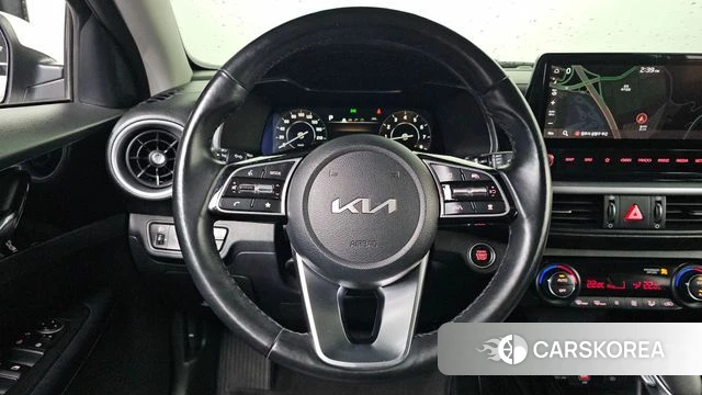 Kia The New K3 2nd generation 2021 Белый из Кореи, фото 5