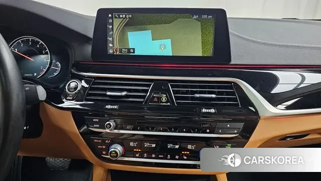 BMW 5 Series (G30) 2018 Белый из Кореи, фото 5